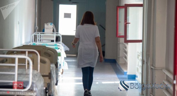 Bakıda poliklinikanın tavanı uçdu