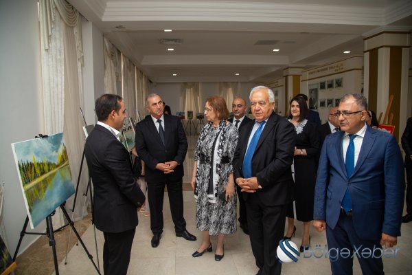 Heydər Əliyev Mərkəzində Salyan RİH-nin başçısı Sevindik Hətəmovun iştirakı ilə 2023-cü ilin “Heydər Əliyev ili” çərçivəsində rəsm müsabiqəsi keçirilmişdir