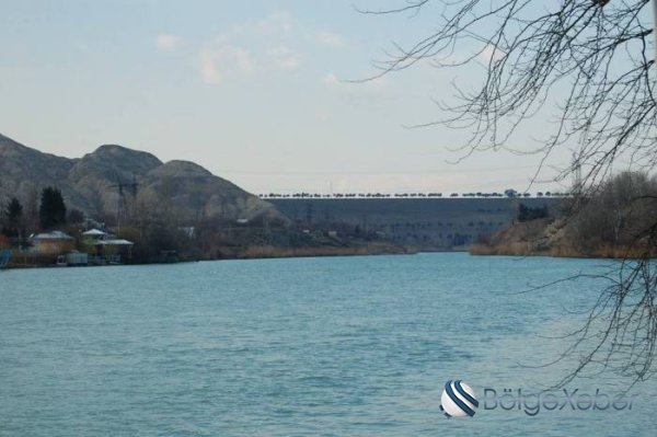 Qazaxıstanda 11 nəfər çayda batıb, 8-nin meyiti tapılıb