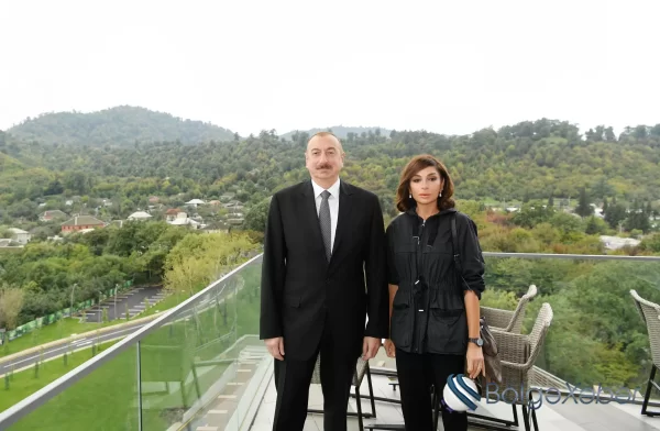 Prezident və xanımı Zabuxda sakinlərlə görüşdü