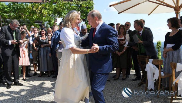 Putinlə rəqs edən nazir Peterburqa köçür