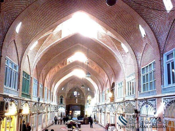 Təbrizin tarixi bazarının tavanı çökdü