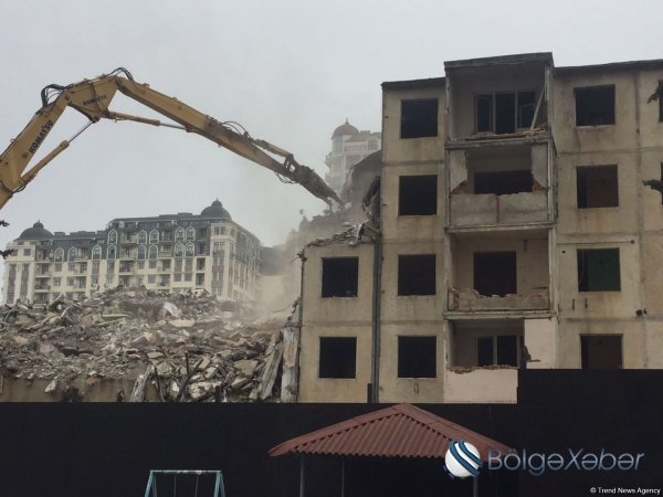 Bakıda bu ərazidə "xruşovka"lar sökülür - Sakinlərə 400 AZN kirayə pulu və mənzillər veriləcək