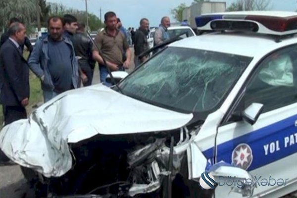 Gəncədə DYP avtomobili qəzaya düşüb