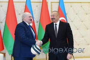 İlham Əliyev Lukaşenko ilə görüşdü