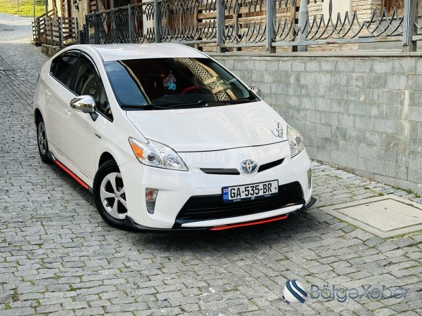 Bakıka "Prius"lar kütləvi şəkildə satışa çıxarılır
