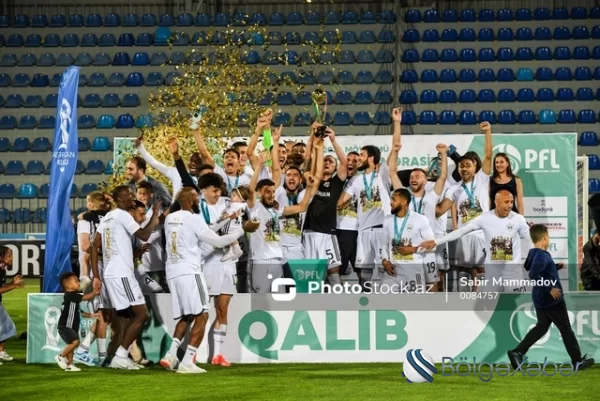 "Qarabağ"a kubok təqdim olundu