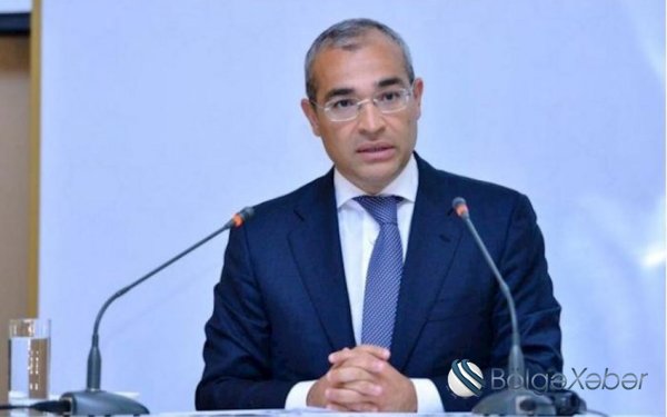 Mikayıl Cabbarov tibb işçilərini təbrik edib