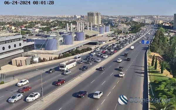 Bakının bir sıra yollarında tıxac yaranıb