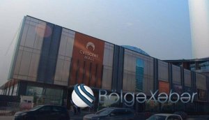Bakıda yeni açılan mollda həyəcanlı anlar