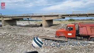 Qusarçay üzərindəki bu yolu sel apardı