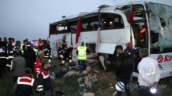 Türkiyədə ağır qəza: 9 ölü, 26 yaralı