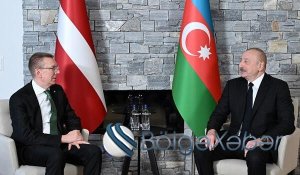 İlham Əliyev Davosda Latviya prezidenti ilə görüşdü