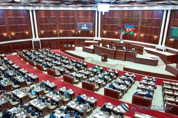 Milli Məclisin yaz sessiyasında ilk plenar iclası başlayıb