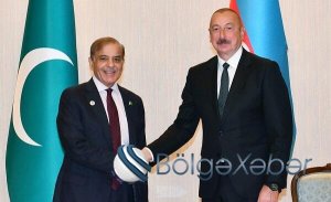 Prezident Pakistanın baş nazirini qarşıladı