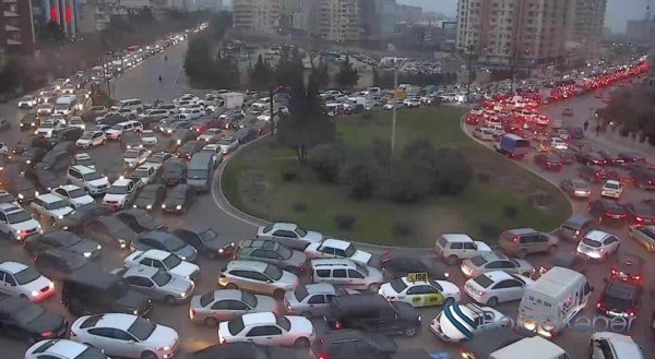 Bakıda güclü tıxacın səbəbi nə imiş?