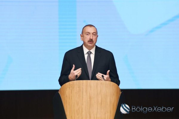 Prezident Bakıda mühüm konfransda iştirak edir
