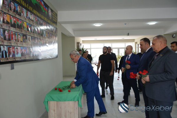 Rayon rəhbəri Azad Qaraqoyunlu kənd tam orta məktəbində mövcud şəraitlə tanış olub