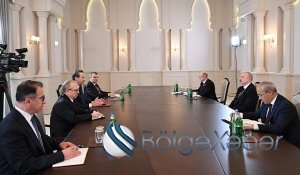 İlham Əliyev Alparslan Bayraqdarı qəbul etdi