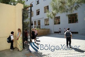 Xırdalanda direktor şagirdi döyüb?