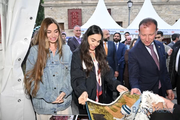 Leyla Əliyeva və Arzu Əliyeva Beynəlxalq Xalça Festivalını ziyarət ediblər