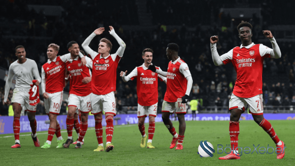 "Arsenal"ın yeni forması- Mənası nədir?