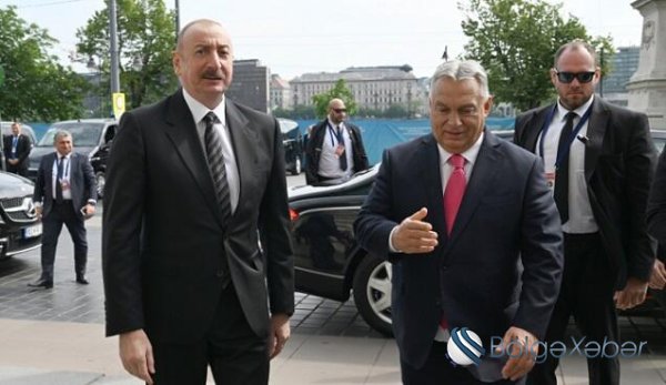 İlham Əliyev Budapeştdə iclasda çıxış edib