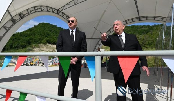 Prezident Bakı- Qəbələ yolunda görülən işlərlə tanış olub