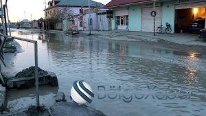 Yağışlı hava: Bakıda bəzi yerləri su basdı