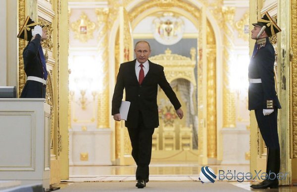 Putin təcili Kremlə getdi