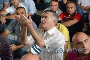 Təzəpirdə bayram namazı qılındı