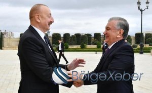 Əliyev Mirziyayevə zəng etdi